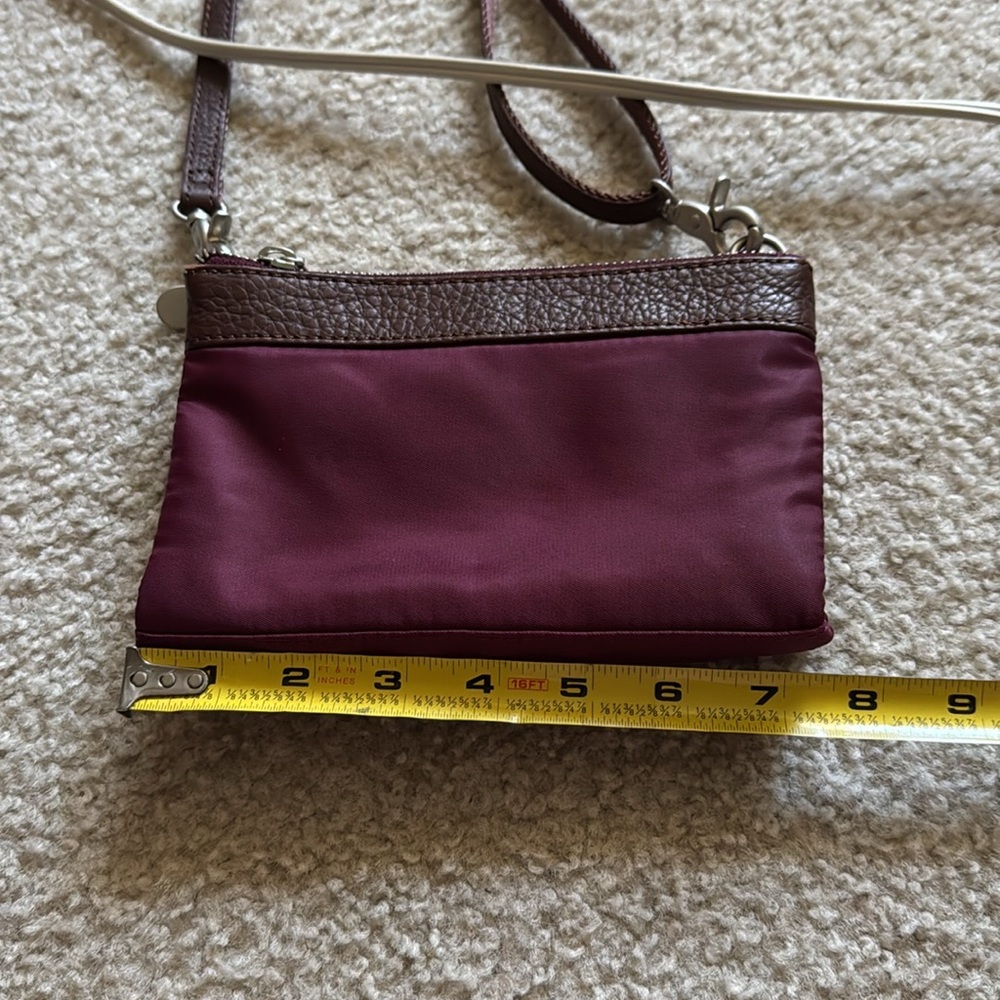 Baggallini Burgundy Nylon Crossbody Wallet Bag wine color